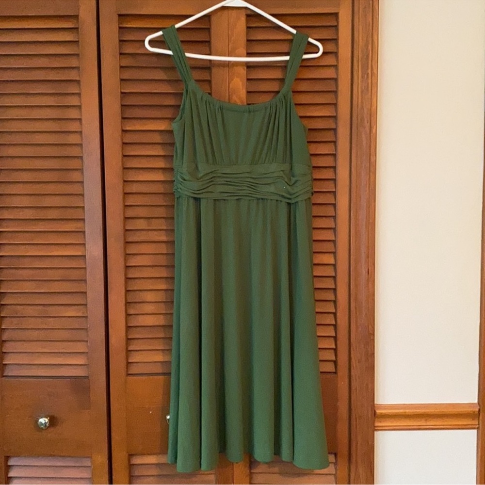 Green flowy Dress